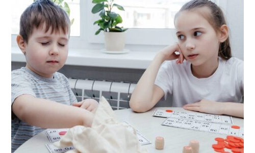 İki El Birlikte Çalışıyor