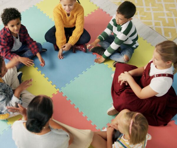 Kar Dede ile Kış Fırtınası -Hareketli Çember Oyunu