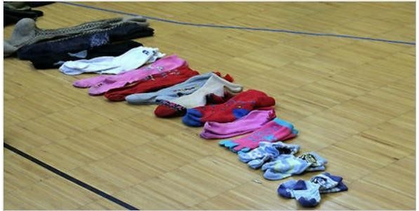 Çoraba Ceviz Doldurma Bir Montessori aktivitesi