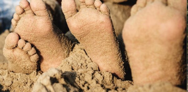 Kumda Ayaklarla Hissetme Oyunu