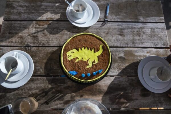 Yumurtadan Çıkan Dinozor Yavrusu Keki