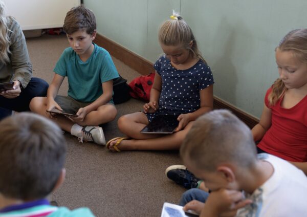 Arkadaş Bulamayan Timsah Lou