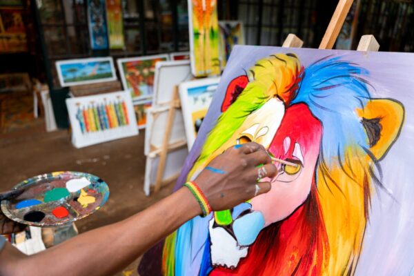 Renklerin Dünyasına Yolculuk: Boyama Sayfası