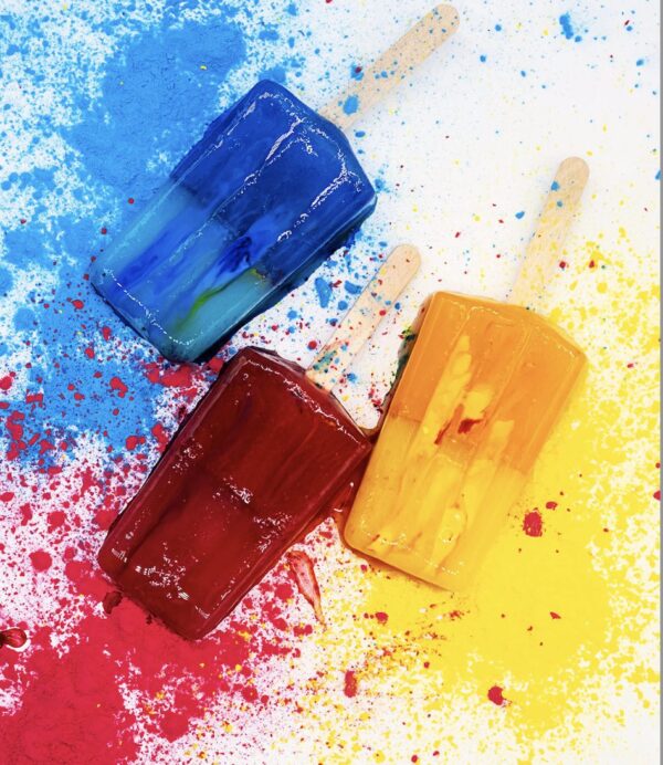 Renkli Buzlarla Kardan Adam Kolaj Çalışması